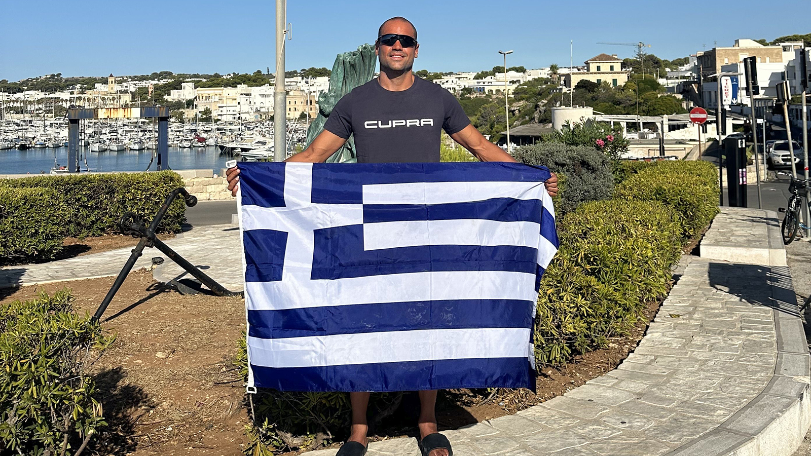 Ο Έλληνας Ambassador της CUPRA κολύμπησε από την Ελλάδα στην Ιταλία 
